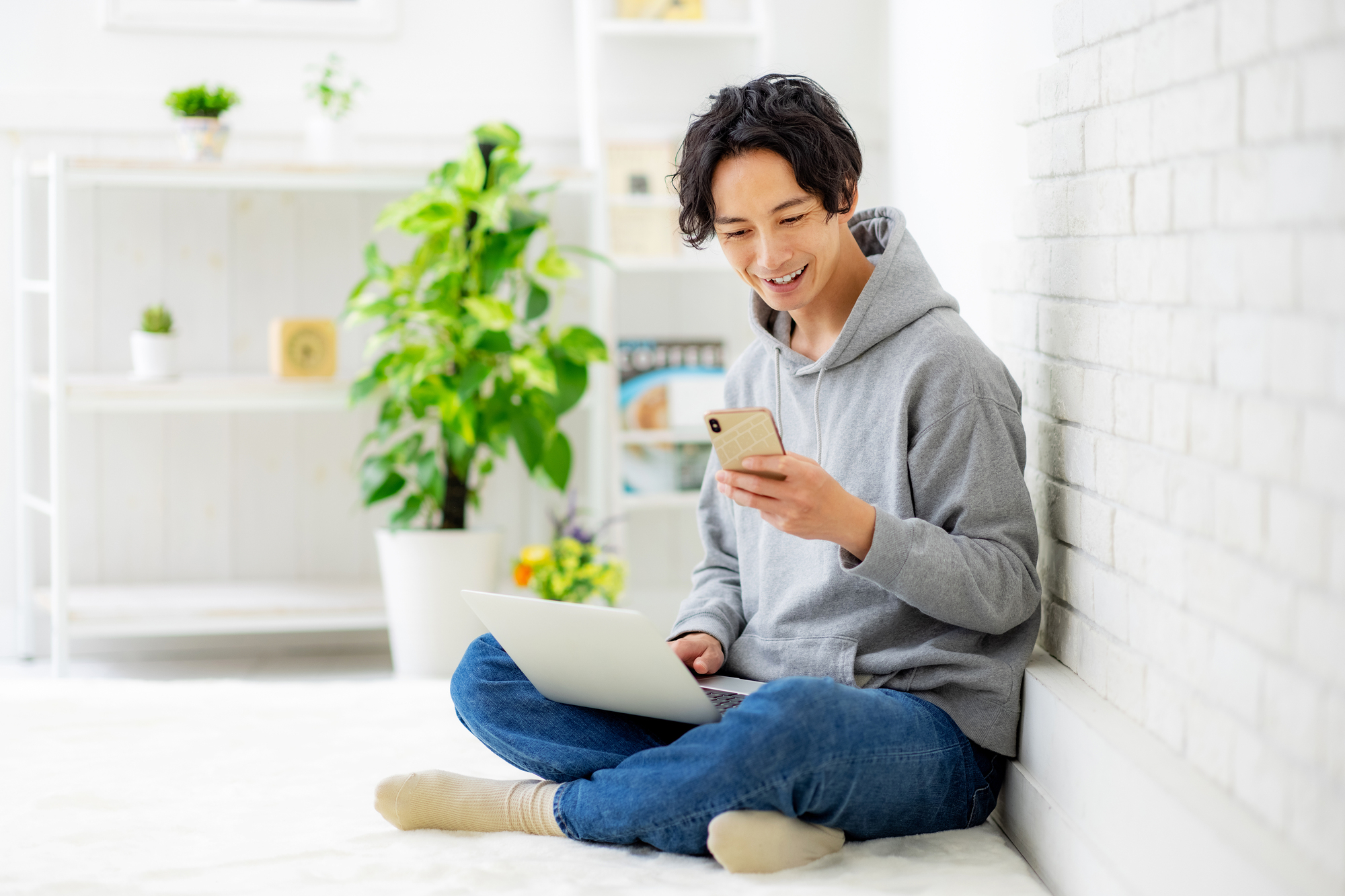 「自社一貫体制」と「即日サポート」の写真